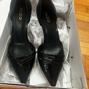 *NWT* ALDO Cary Glossy Black Pointed Heels